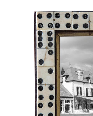 Cadre rectangulaire réalisé avec des pièces de dominos