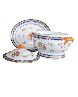 Pair of porcelain tureens and presentation plates from The Indies Company