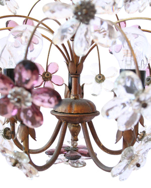 Lámpara de techo con estructura de latón en forma de ramas y flores de colores en cristal con cinco portaluces. Italia