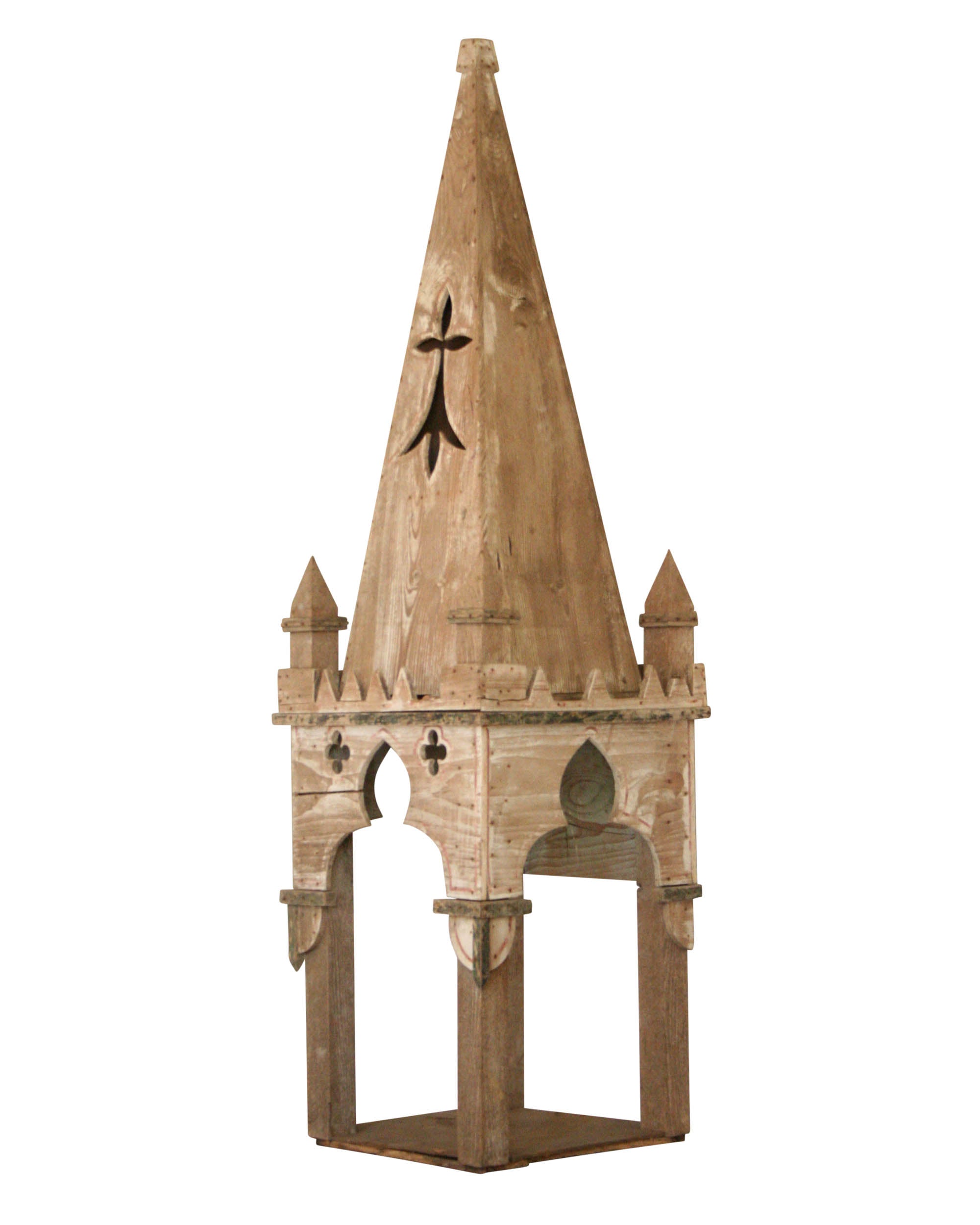Maquette en bois en forme d’ancien clocher