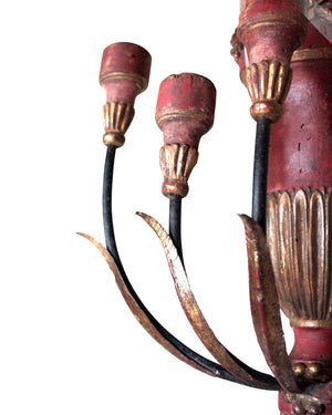 Applique en bois sculpté avec patine rouge et dorée en forme de palmier avec cinq porte-lumières