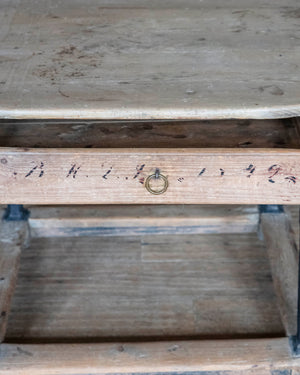 Table basse ovale patinée en noir et marron avec tiroir. Suède. XVIIIème siècle 