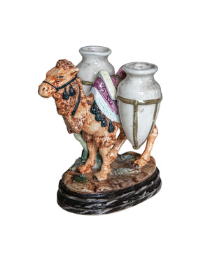 Paire de petits vases en faïence "barbotine" en forme de chameau. XIXème siècle