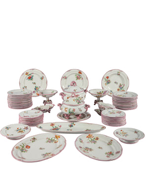 Porcelain tableware from DU BARRY Longchamp. Early 20th century. 69 pieces